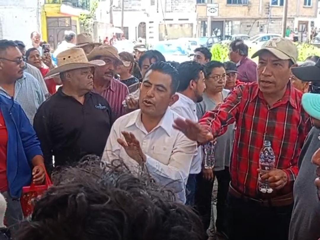 Tensión en Acuitlapilco por enfrentamiento entre autoridad y comisión de agua