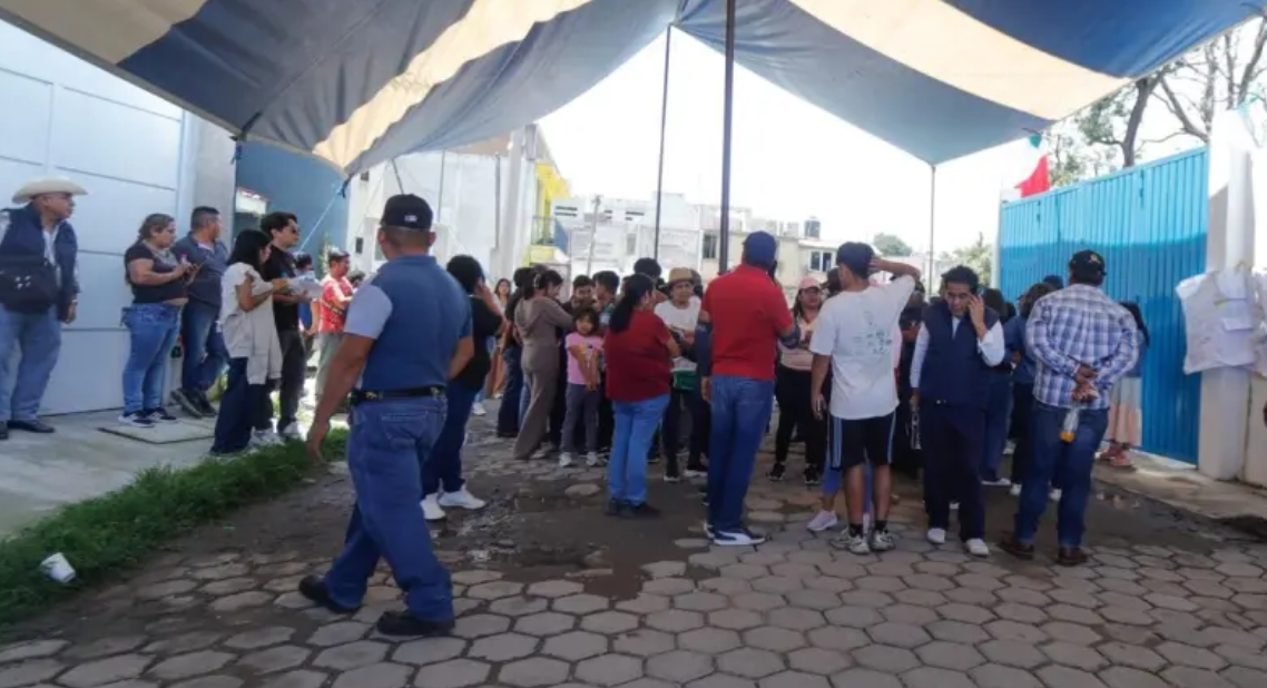 Conflicto en Acuitlapilco: vecinos apoyan comité de agua ante agresión