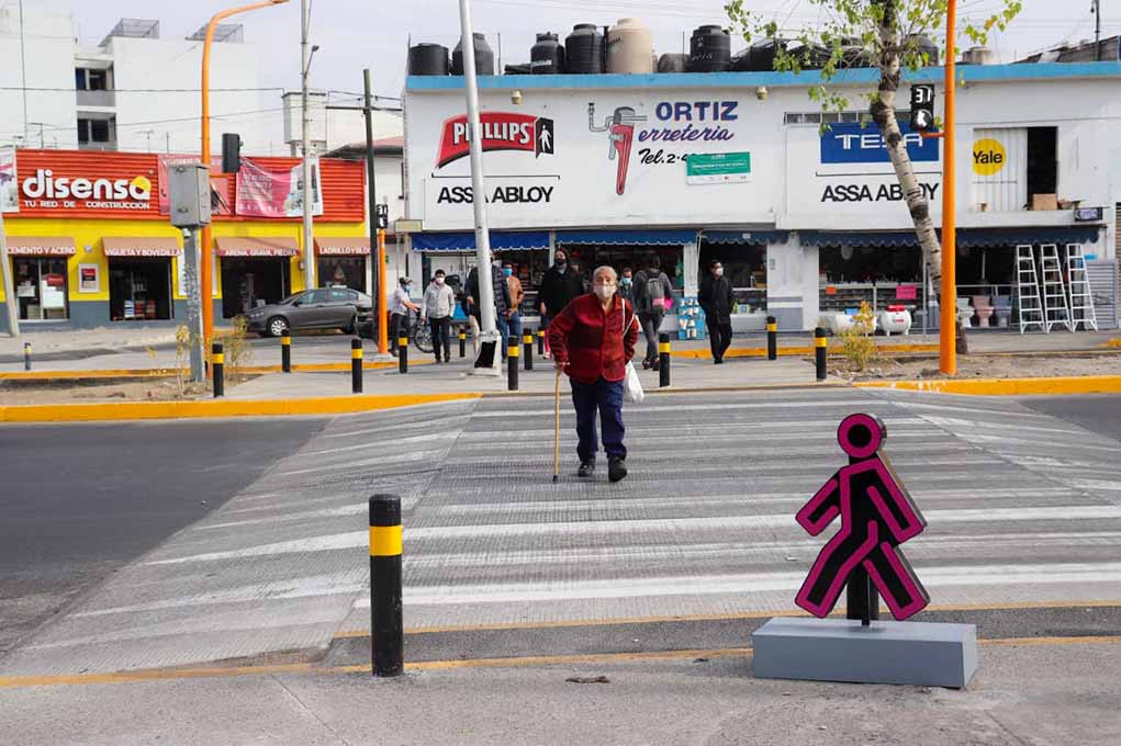 Ayuntamiento de Puebla apuesta por cruces a nivel de calle y relega puentes peatonales por obsoletos