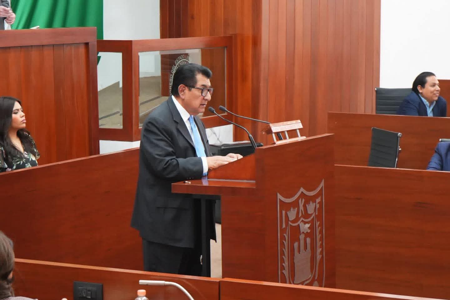 Proponen rescatar la Presea al Arte “Maestro Desiderio Hernández Xochitiotzin” en el Congreso