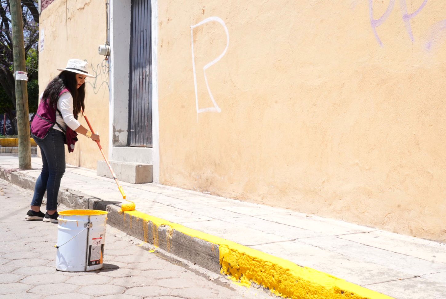 Tonantzin Fernández impulsa jornada de limpieza en Santiago Mixquitla