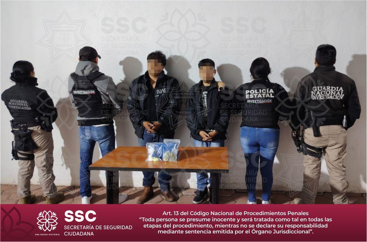 Operativo en Tlaxcala sorprende a dos jóvenes con sustancias en plena vía pública