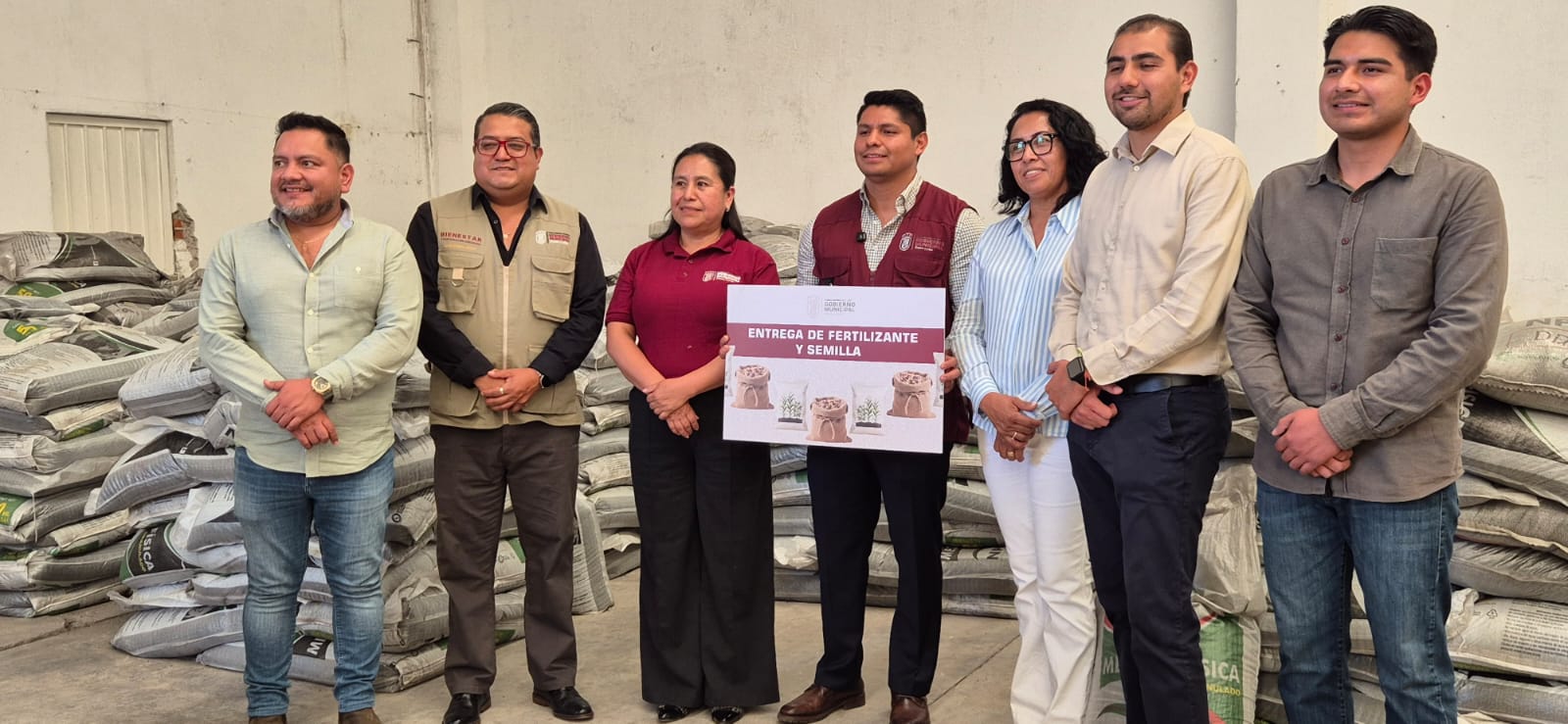 Impulsan producción agrícola en Cuautlancingo con entrega de insumos a campesinos
