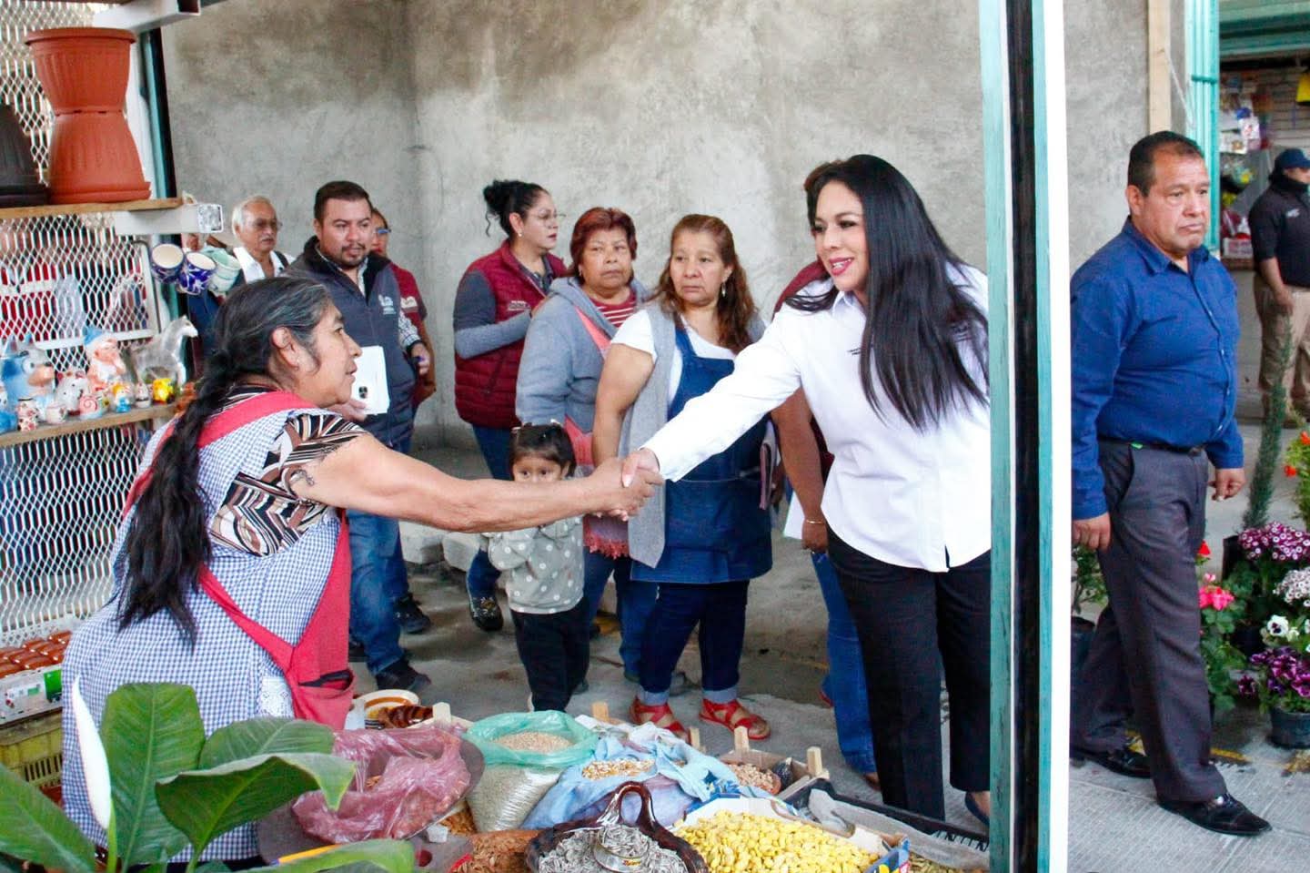 Continúa Tonantzin Fernández mejorando la infraestructura de mercados y tianguis de San Pedro Cholula