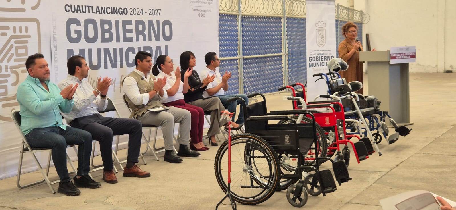 Omar Muñoz entrega apoyos funcionales a decenas de familias para mejorar su movilidad y calidad de vida