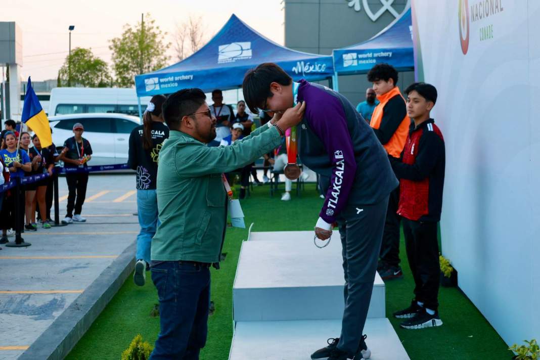Tlaxcala celebra talento joven: arquero brilla y conquista podio nacional