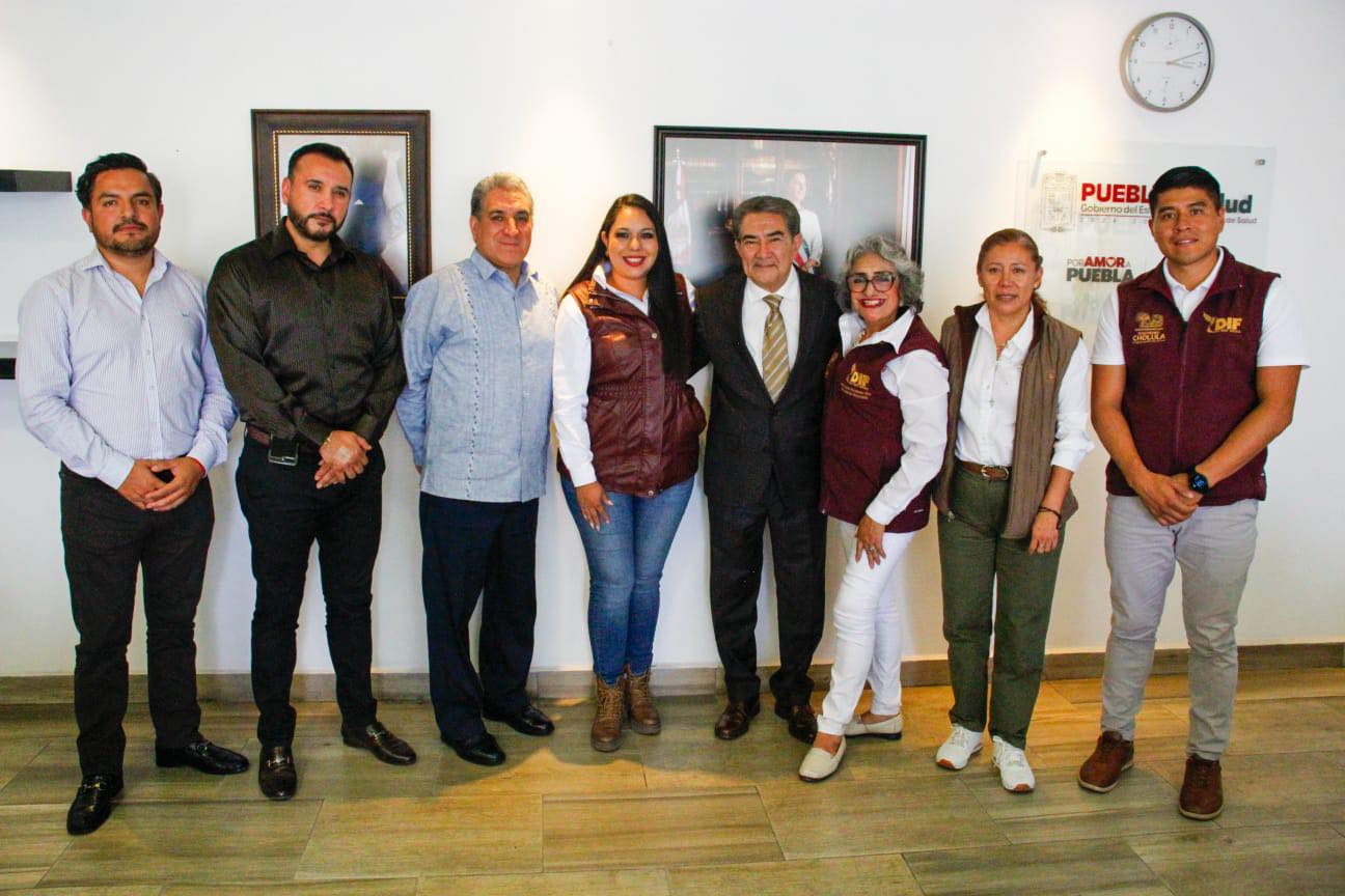 Tonantzin Fernández sostiene mesa de trabajo con Gerónimo Lara y Joaquín Espidio Camarillo