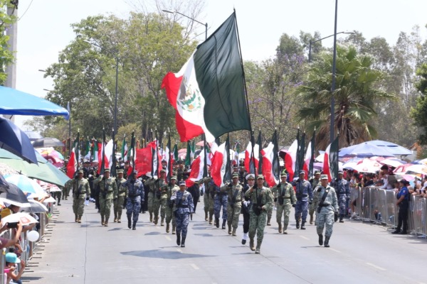 Gobierno estatal contratará servicio de gradas, carpas y sillas para el desfile del 5 de Mayo