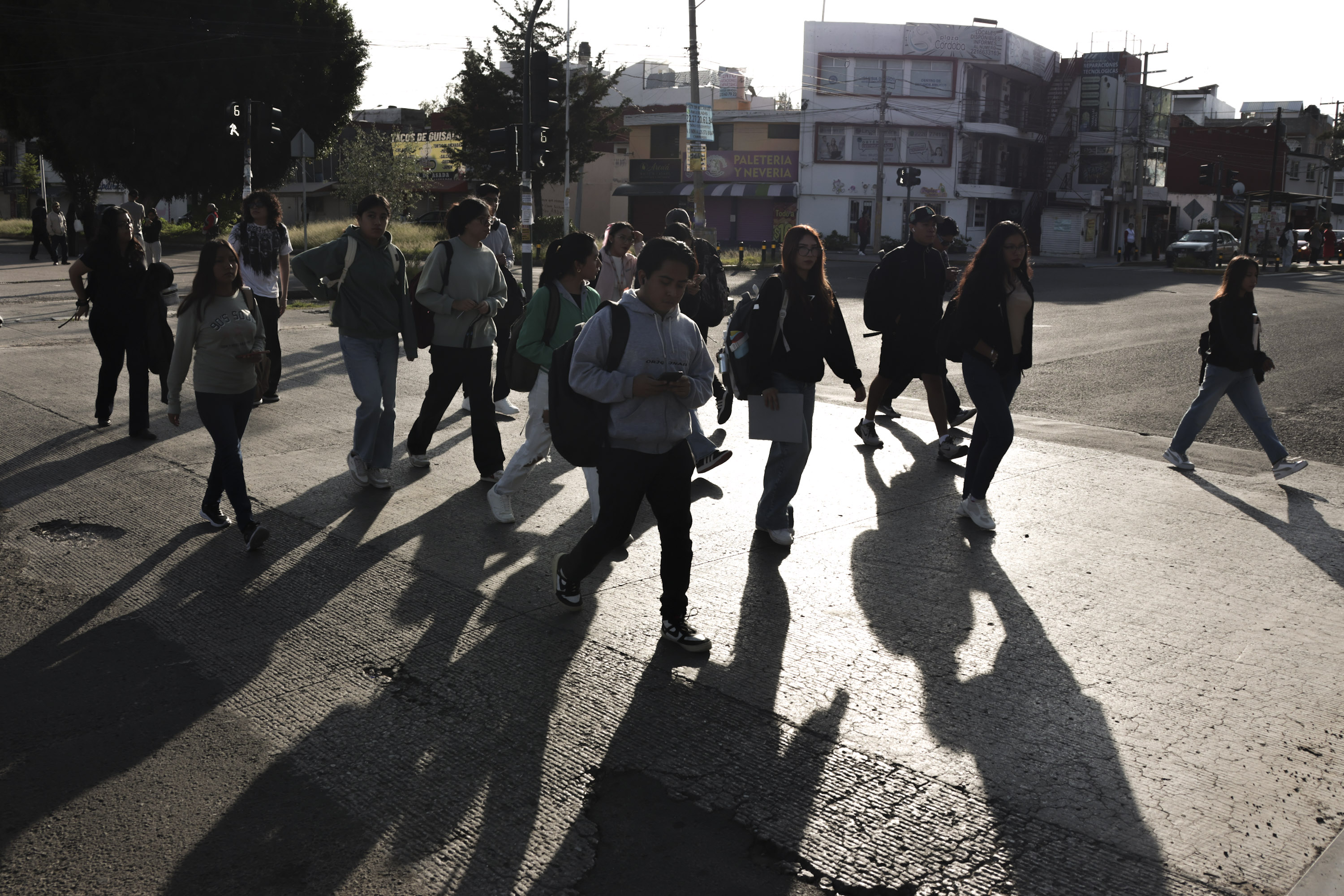 Entre mochilas, reencuentros y tráfico: así volvió la vida a Ciudad Universitaria de la BUAP