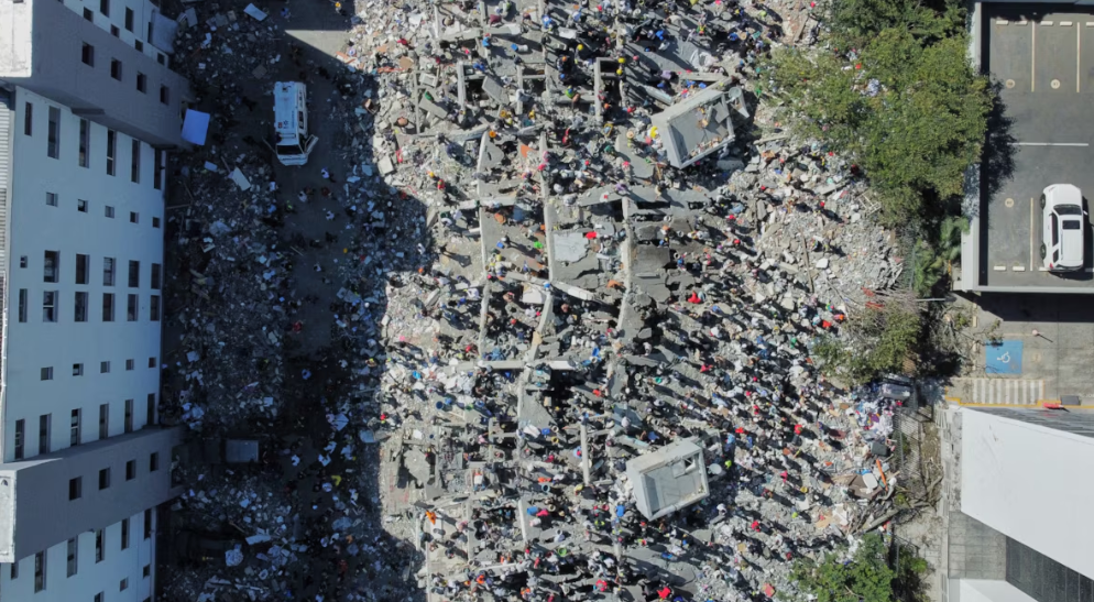 Daños en edificios tras terremoto en Colombia