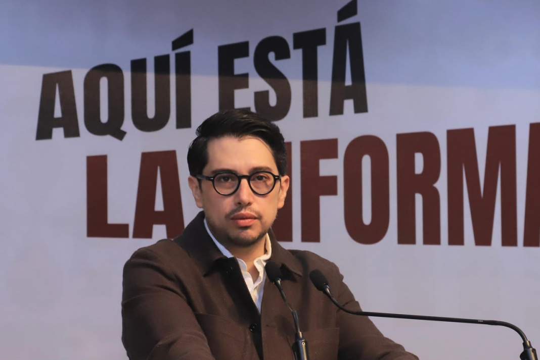 Funcionarios de Tlaxcala durante una conferencia de prensa.