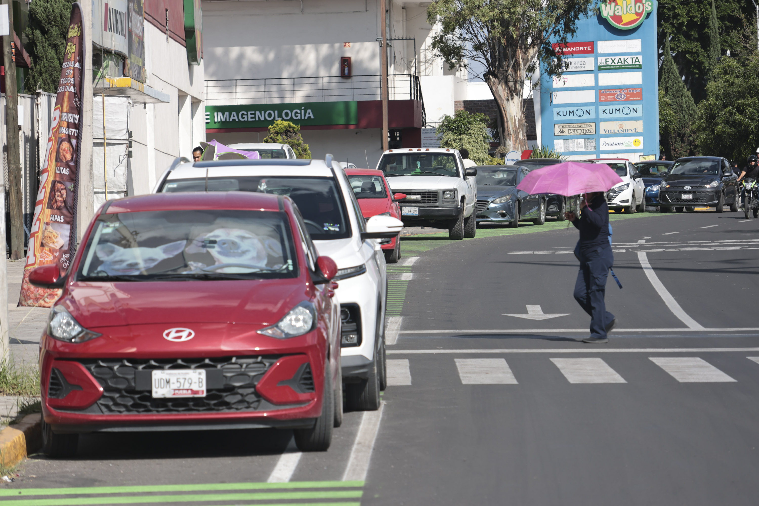 Ciclovía de Prolongación Reforma enfrenta ocupación de peatones, motociclistas y automovilistas