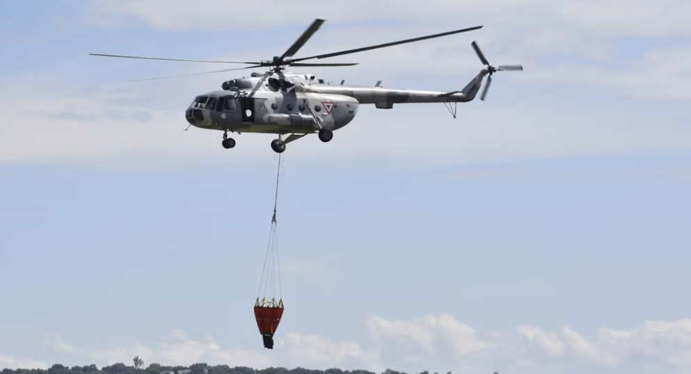 Helicóptero de la Marina tras aterrizaje de emergencia en Jalisco.