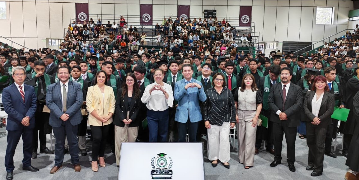 Graduación de estudiantes de la UTP en Puebla.