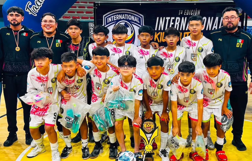 Equipos infantiles de futbol regresan a México tras sismo en Colombia.