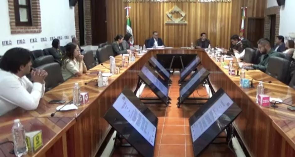 Consejeros del ITE durante una sesión electoral en Tlaxcala.