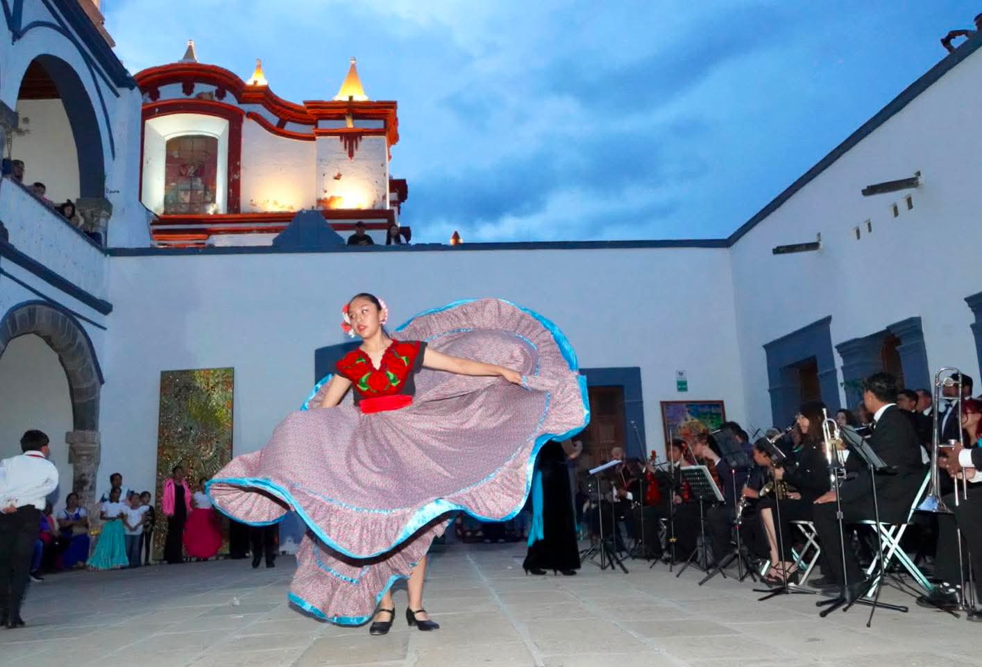 Noche de Museos reúne arte, literatura y música en Casa del Caballero Águila