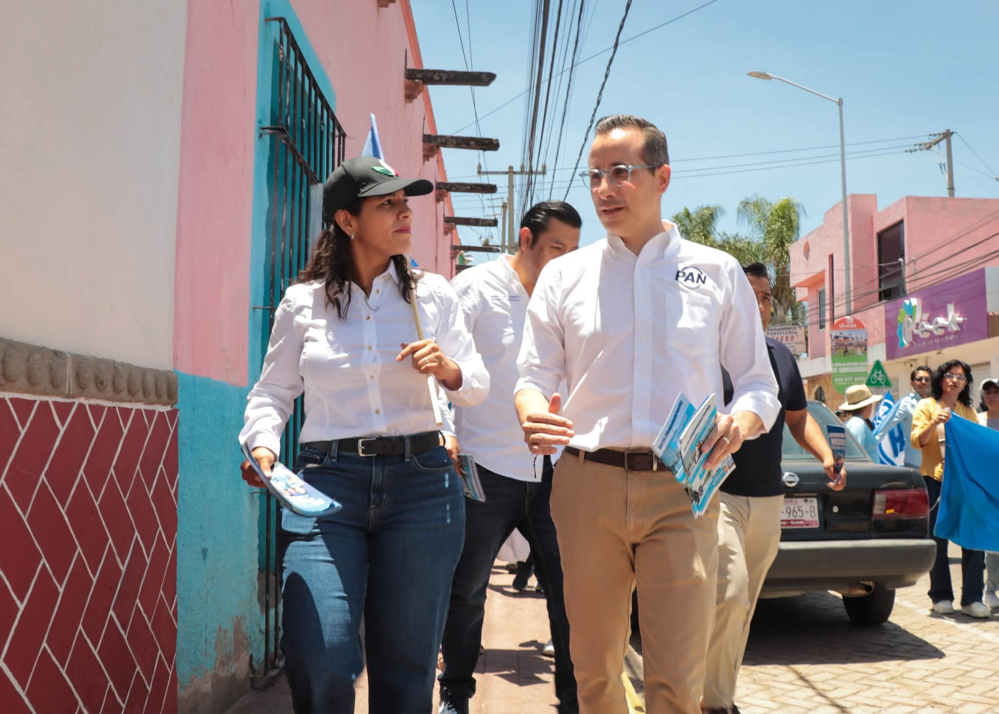 Guadalupe Cuautle y Mario Riestra unidos en brigadas en San Andrés Cholula rumbo a 2027