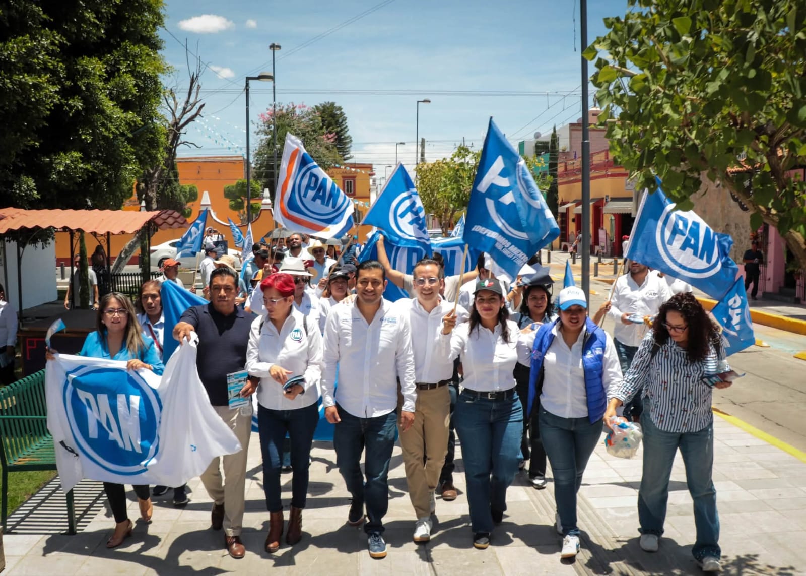 Guadalupe Cuautle y Mario Riestra unidos en brigadas en San Andrés Cholula rumbo a 2027