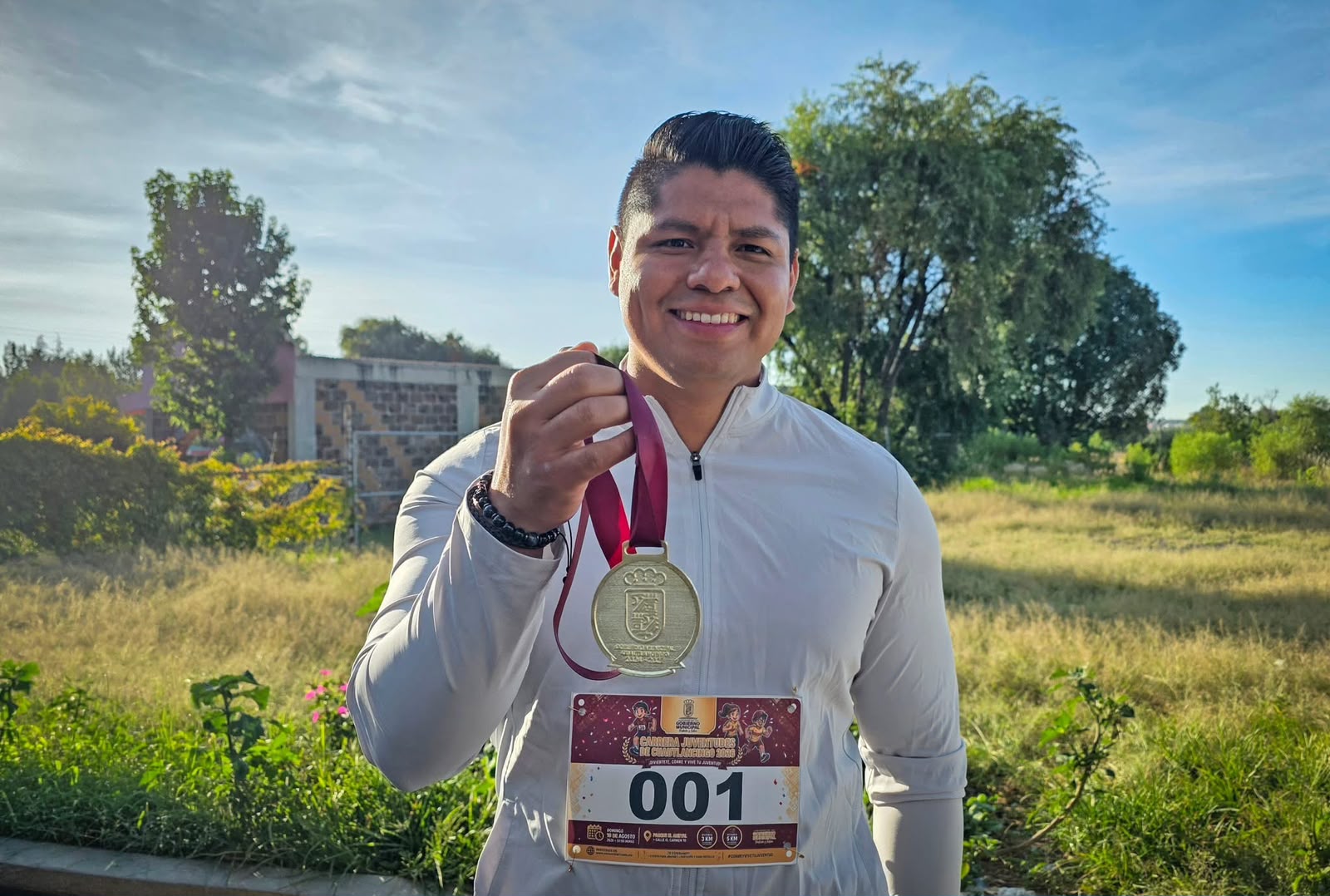 Omar Muñoz celebra a las juventudes con carrera deportiva