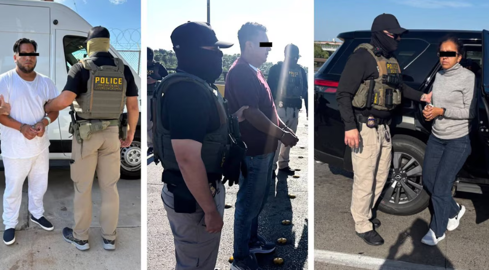 Ronald Johnson junto a imagen de tres fugitivos devueltos a México