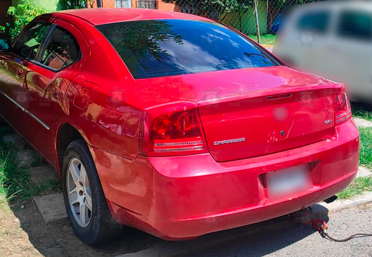 Recorridos de vigilancia permiten localizar vehículo con reporte de robo 