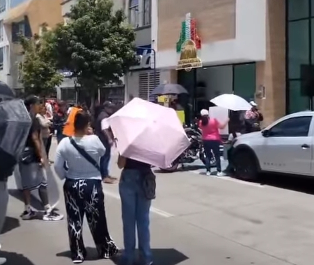 Crece tensión en Apizaco: comerciantes exigen destitucion de Coordinador de Comercia