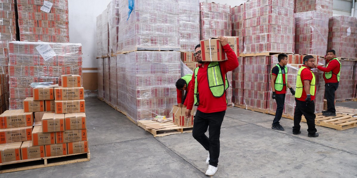 Materiales escolares para estudiantes de Puebla.