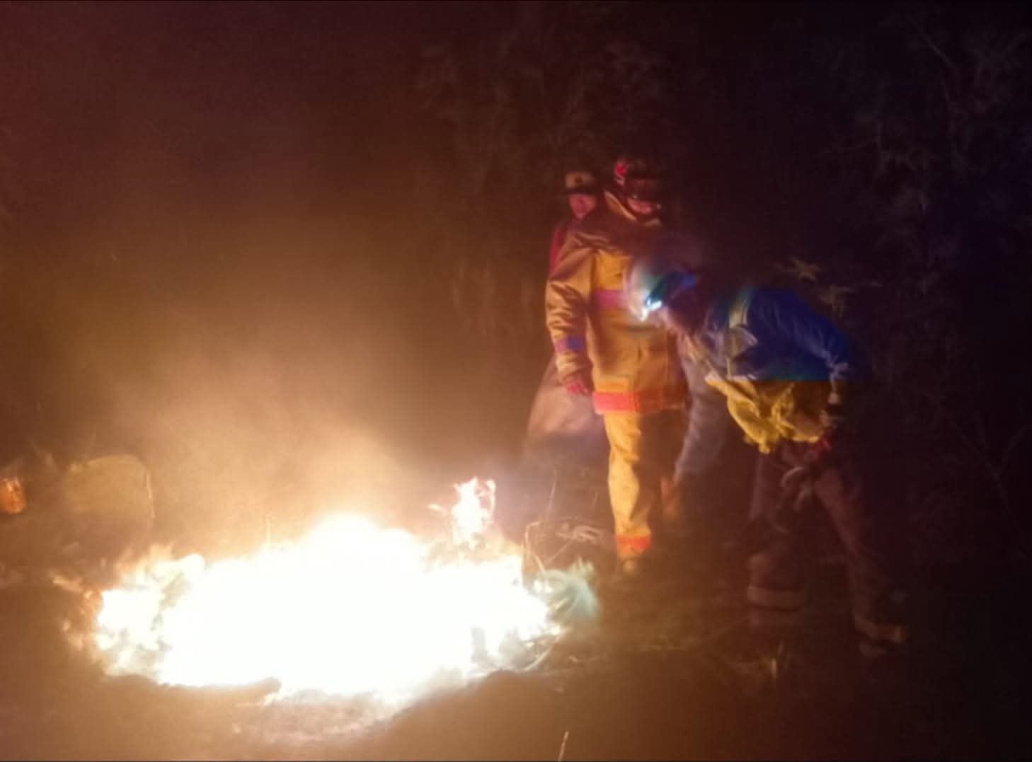 Protección Civil Cuautlancingo controla incendio de basura en inmediaciones de avenida Cholula