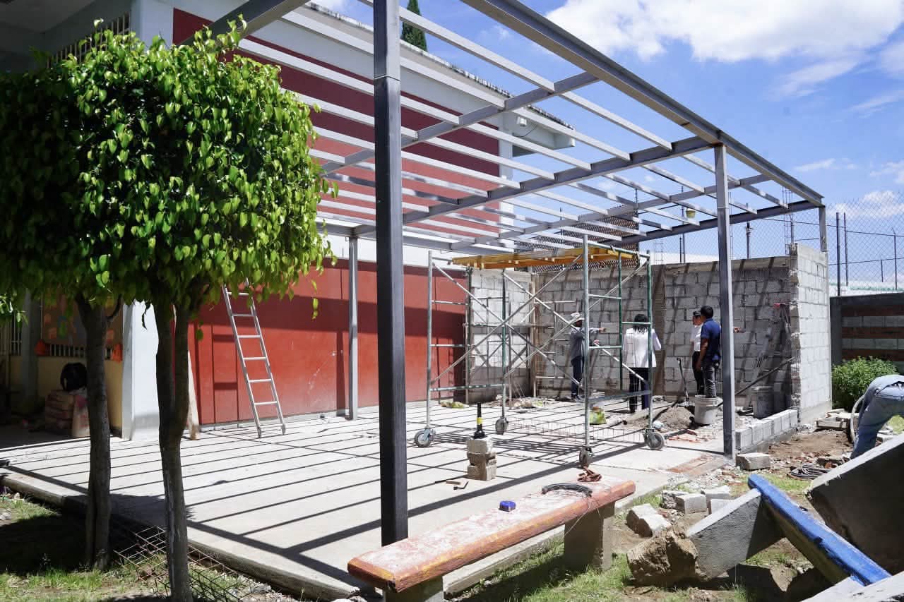 Bachillerato de San Luis Tehuiloyocan contará con nueva cafetería para estudiantes y docentes
