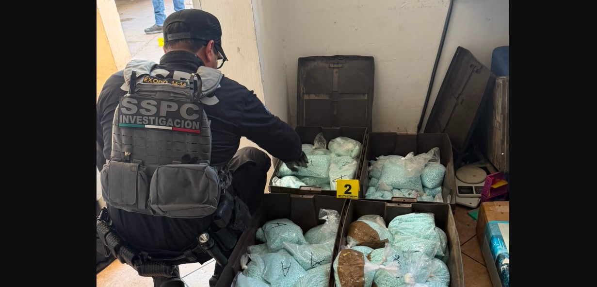 Autoridades durante operativo contra el tráfico de fentanilo en Mexicali
