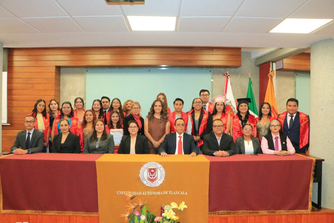 Graduación de egresados de la UATx en Tlaxcala