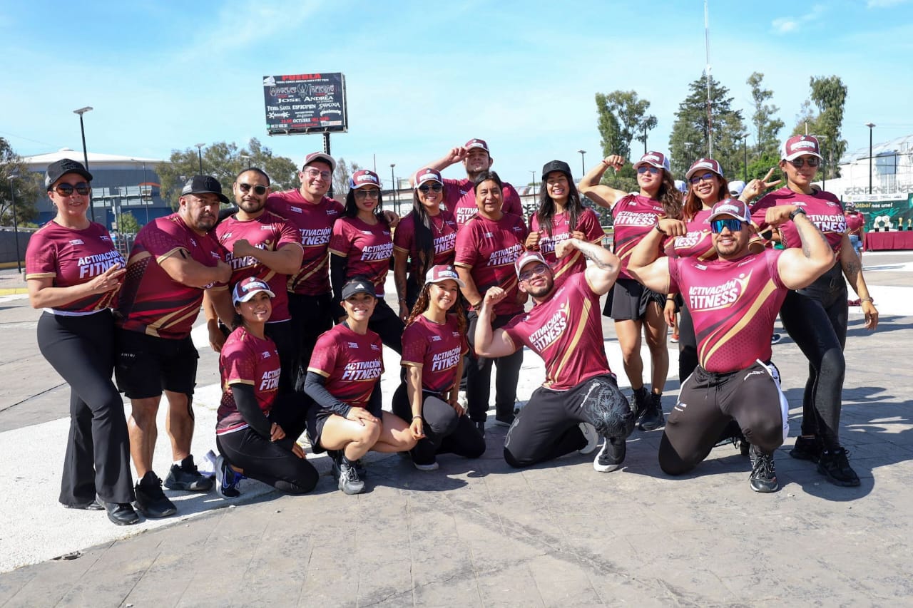 Imparten Clase Fitness masiva en el Monumento Héroes del 5 de Mayo