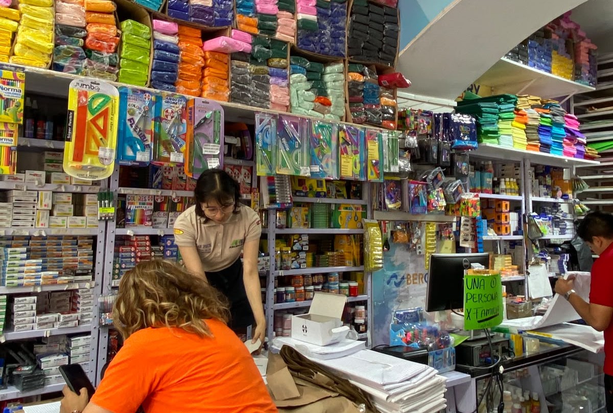 Papelerías del Centro de Puebla registran mayor afluencia previo al regreso a clases