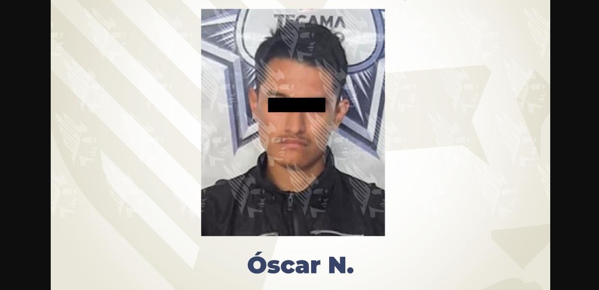 Policías durante operativo de investigación en Puebla