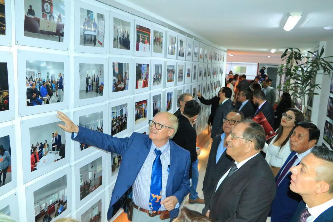 Exposición fotográfica por los 30 años del Doctorado en Educación de la UATx.