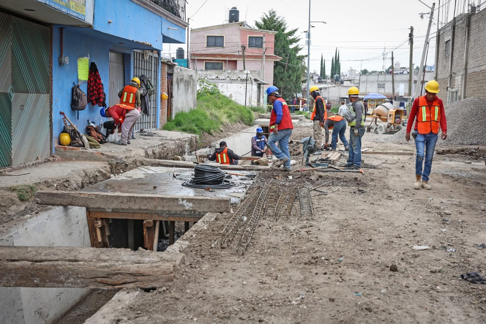 Cuautlancingo refuerza prevención ante lluvias con revestimiento de canales