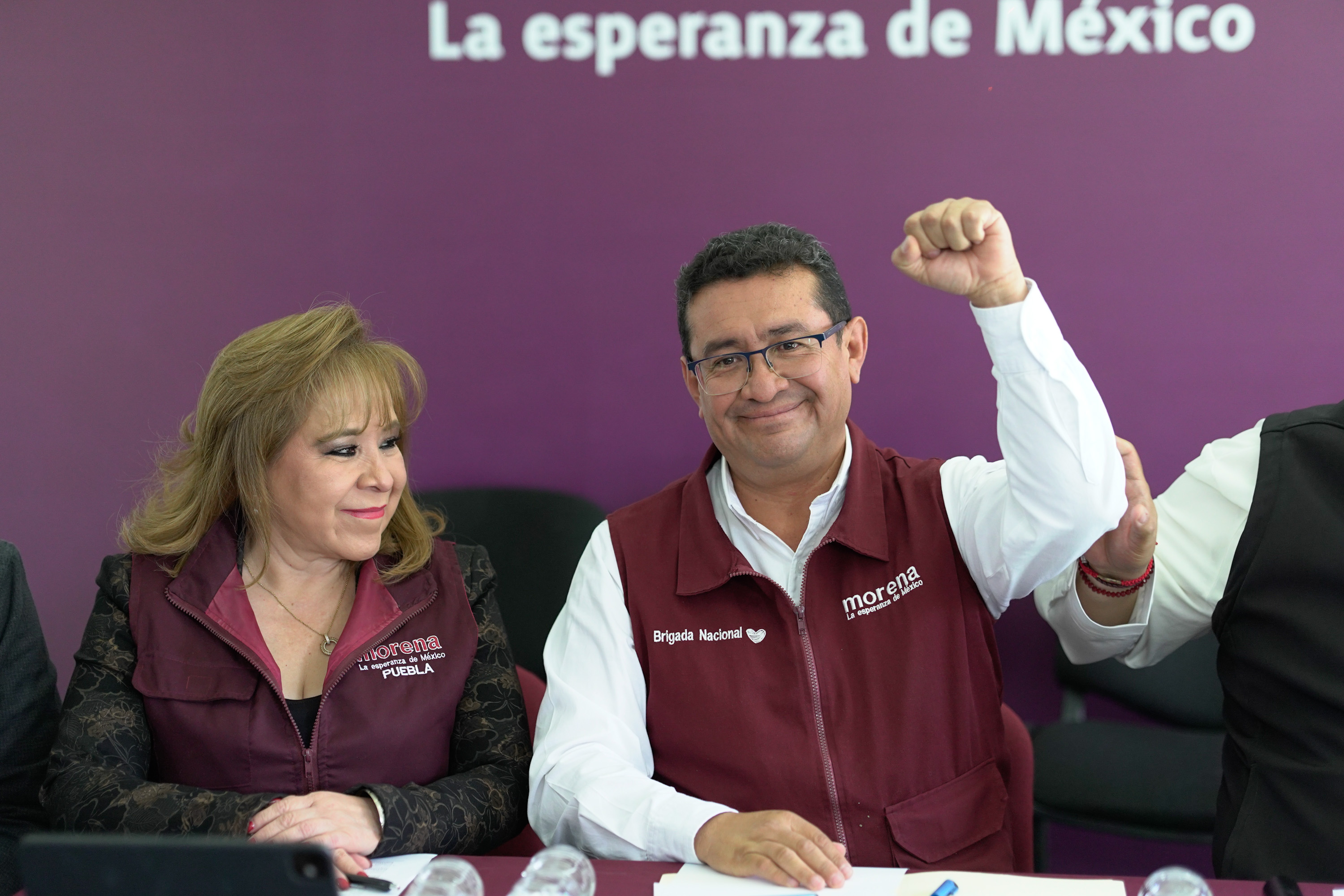 Morena respalda Cablebús y destaca obras viales e inversión al campo en Puebla