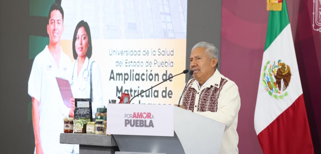 Estudiantes de la Universidad de la Salud de Puebla