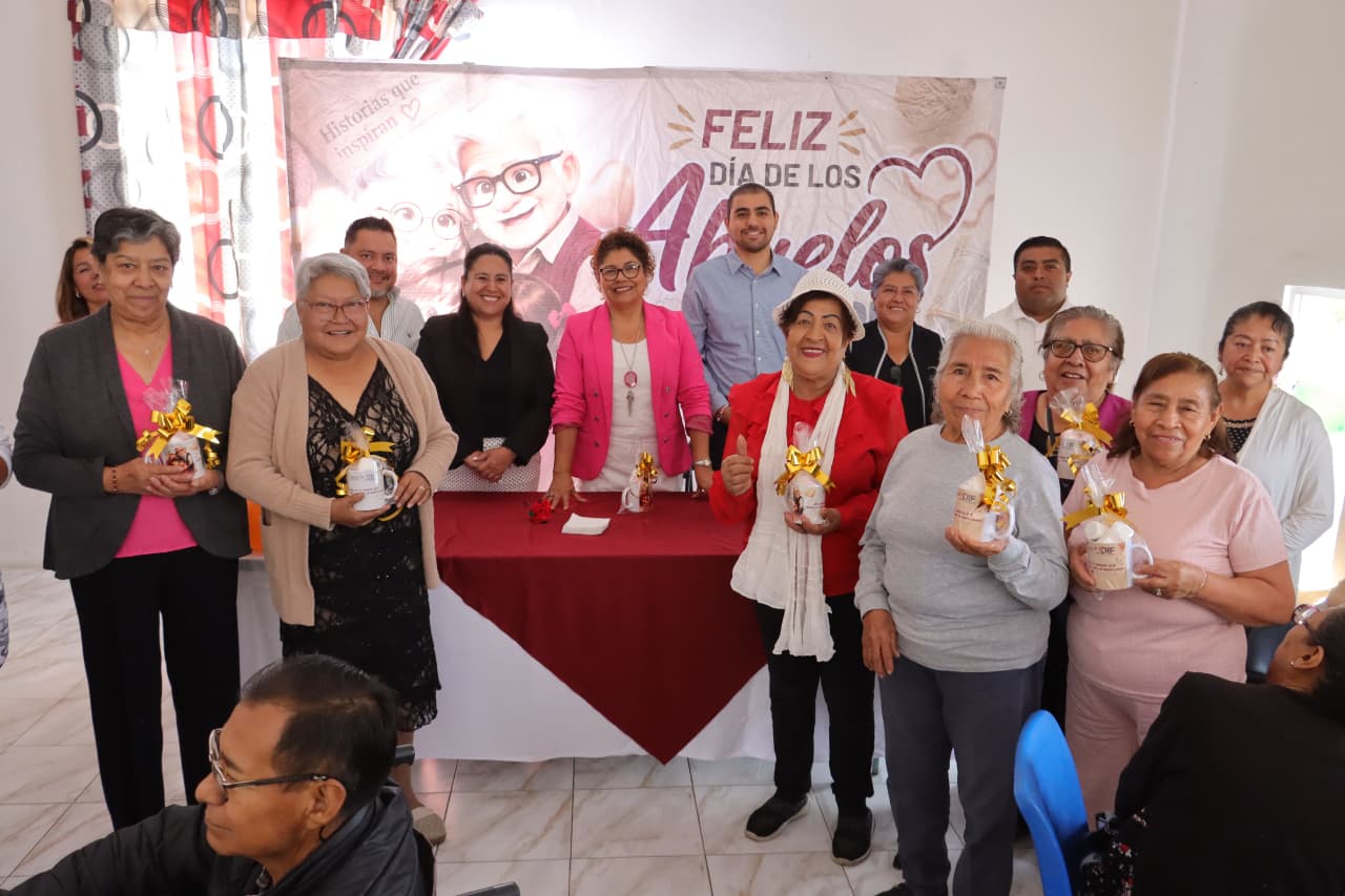 Tere Alfaro celebra a los abuelitos de Sanctorum