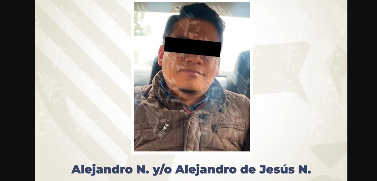 Agentes de la Fiscalía de Puebla durante una diligencia