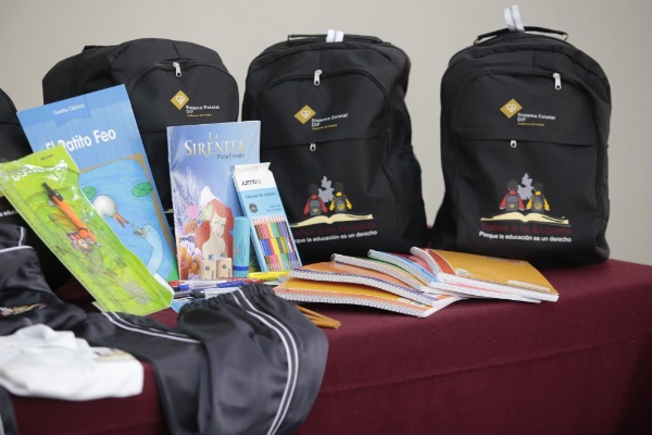 Alistan entrega de uniformes escolares desde el gobierno de Puebla 