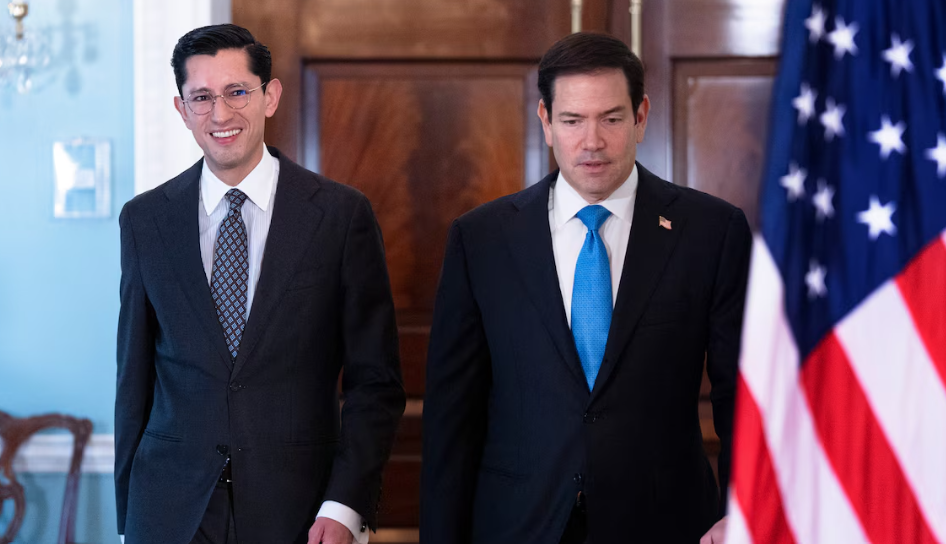 Marco Rubio durante una reunión diplomática sobre la relación entre México y Estados Unidos.
