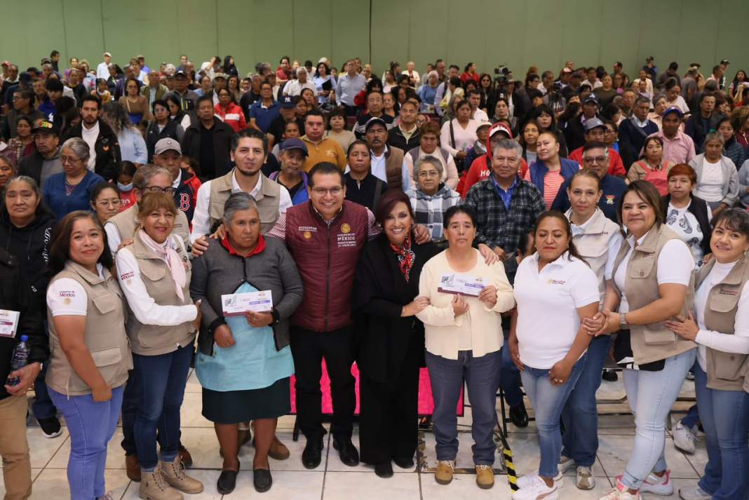 Entrega de tarjetas de Bienestar a adultos mayores y mujeres en Tlaxcala.