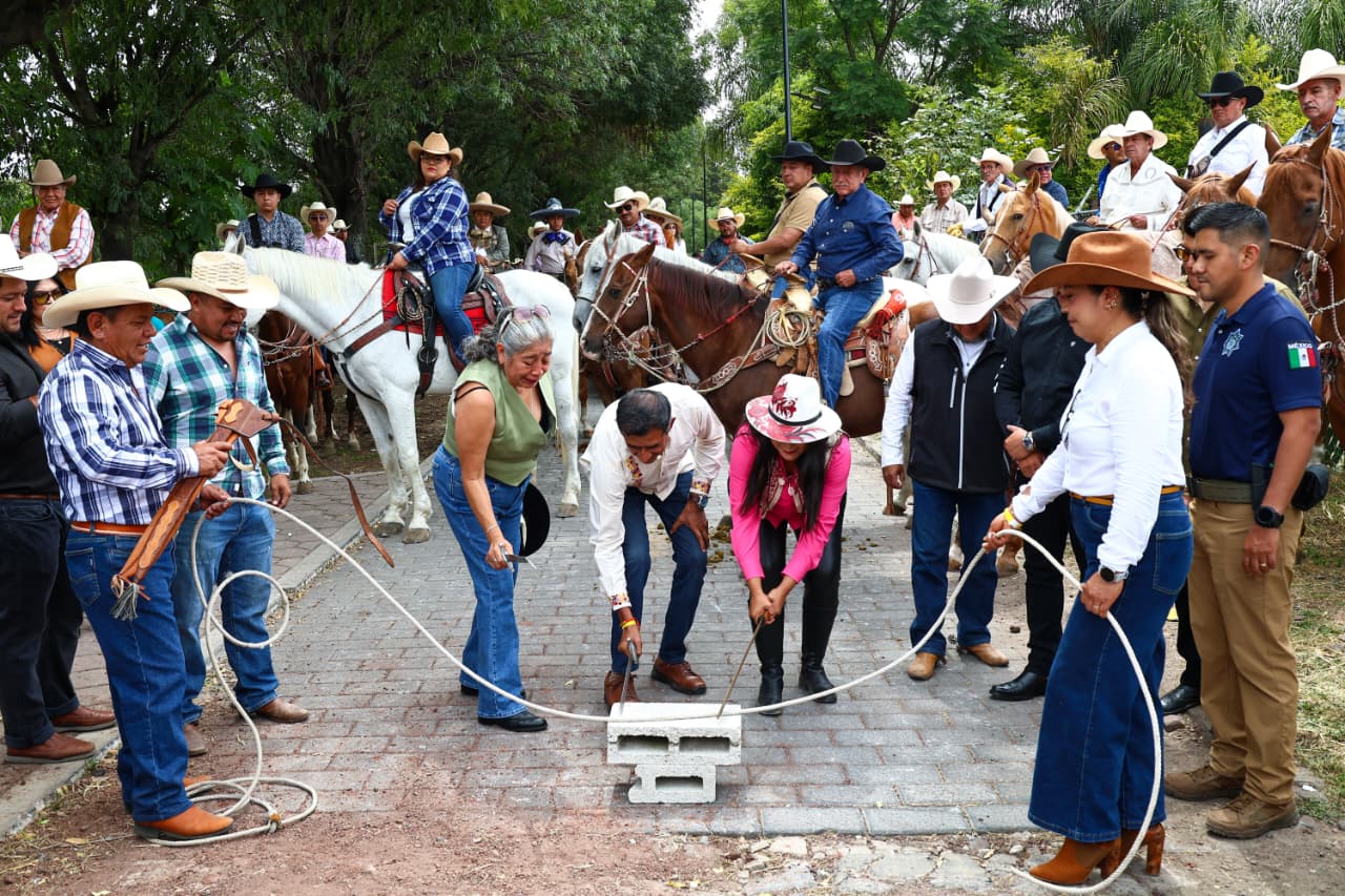 Tonantzin Fernández da inicio a las celebraciones de la Feria Milenaria con tradicional Cabalgata