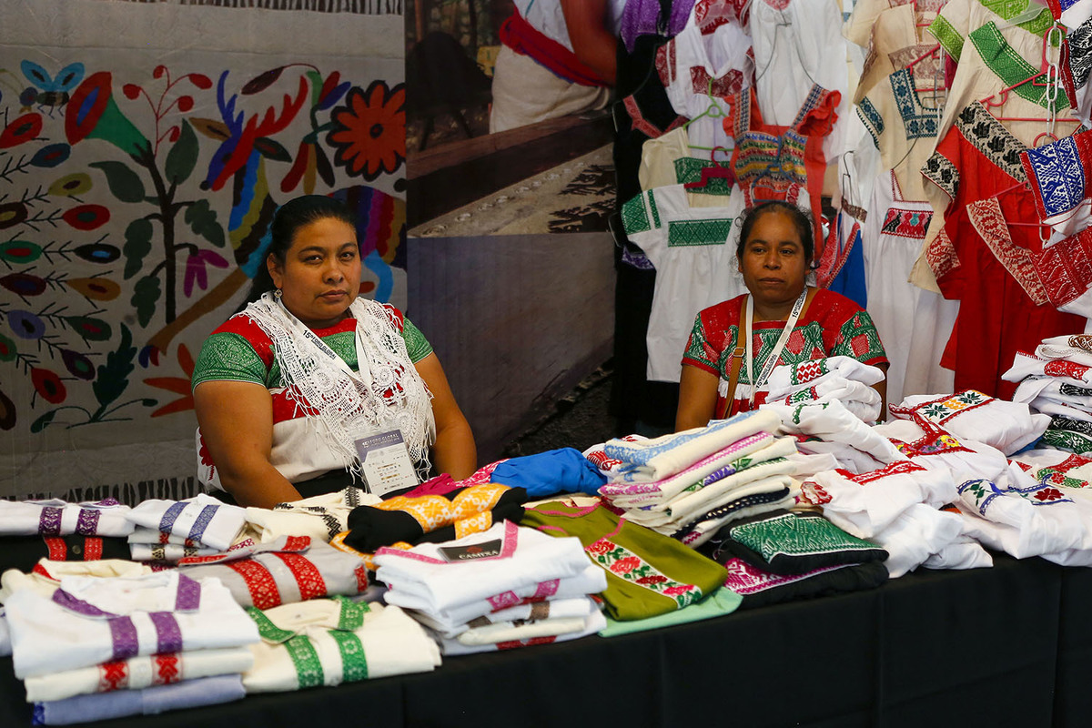 Artesanos de juntas auxiliares elevan hasta 200% sus ventas con nuevos espacios de comercialización en Puebla