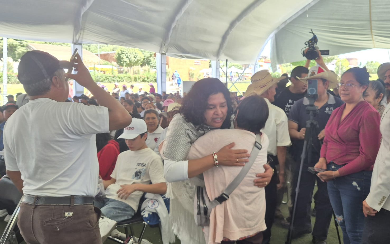 Aquí y ahora Karina Pérez Popoca descarta cambiar de partido y centra agenda en concluir su encargo legislativo