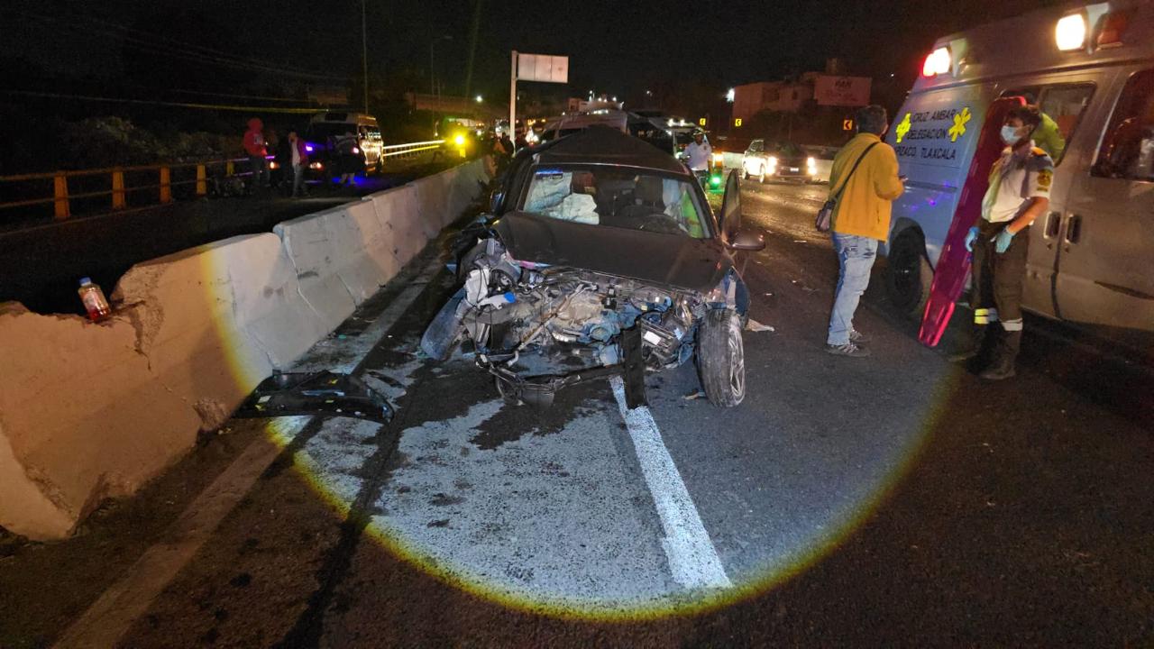 Accidente entre vehículos en la carretera Apizaco-Tlaxcala.