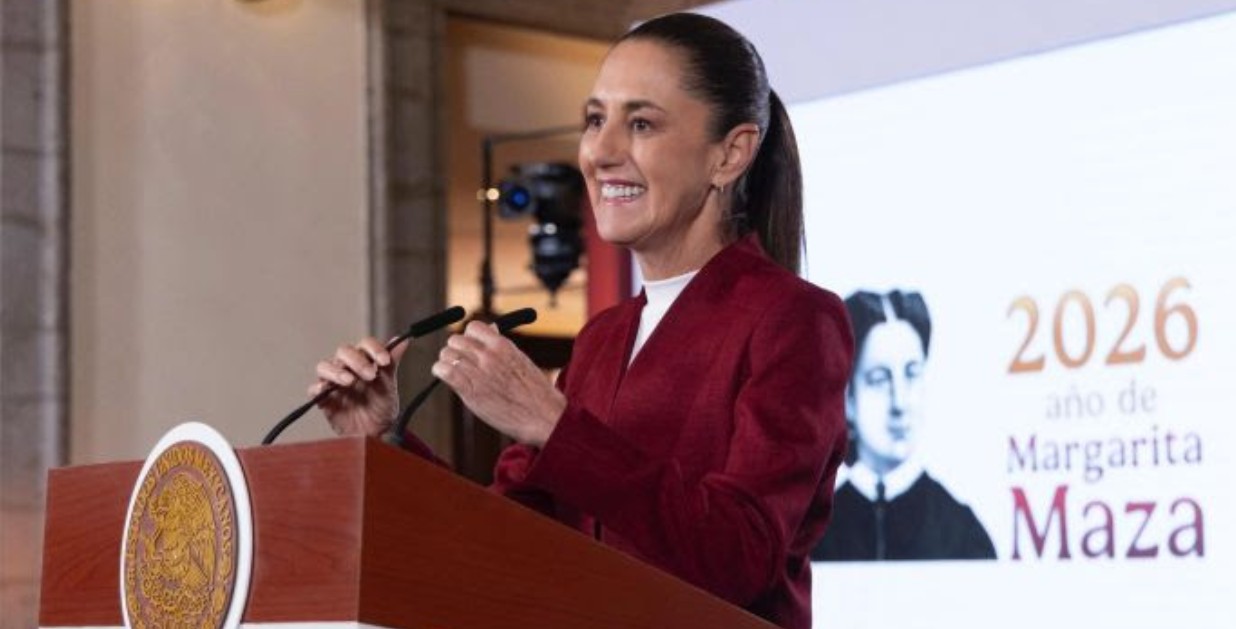 Claudia Sheinbaum durante la firma del decreto sobre transparencia en el Gobierno de México.