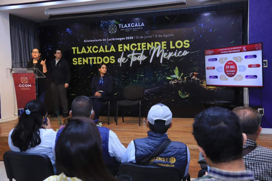 Entrega de apoyos funcionales y tinacos en Tlaxcala.